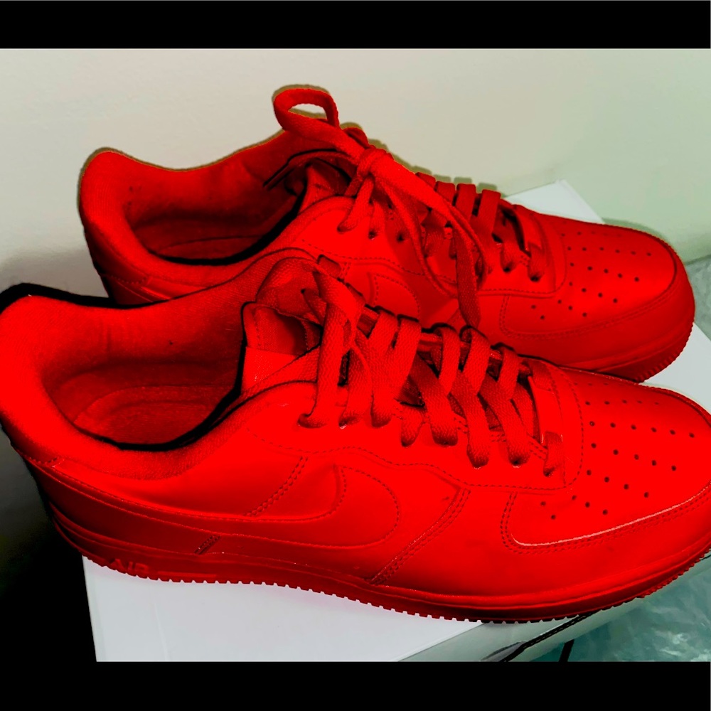 Men’s Red Lowtop Nike’s Triple Red AirForces - Picture 1 of 9